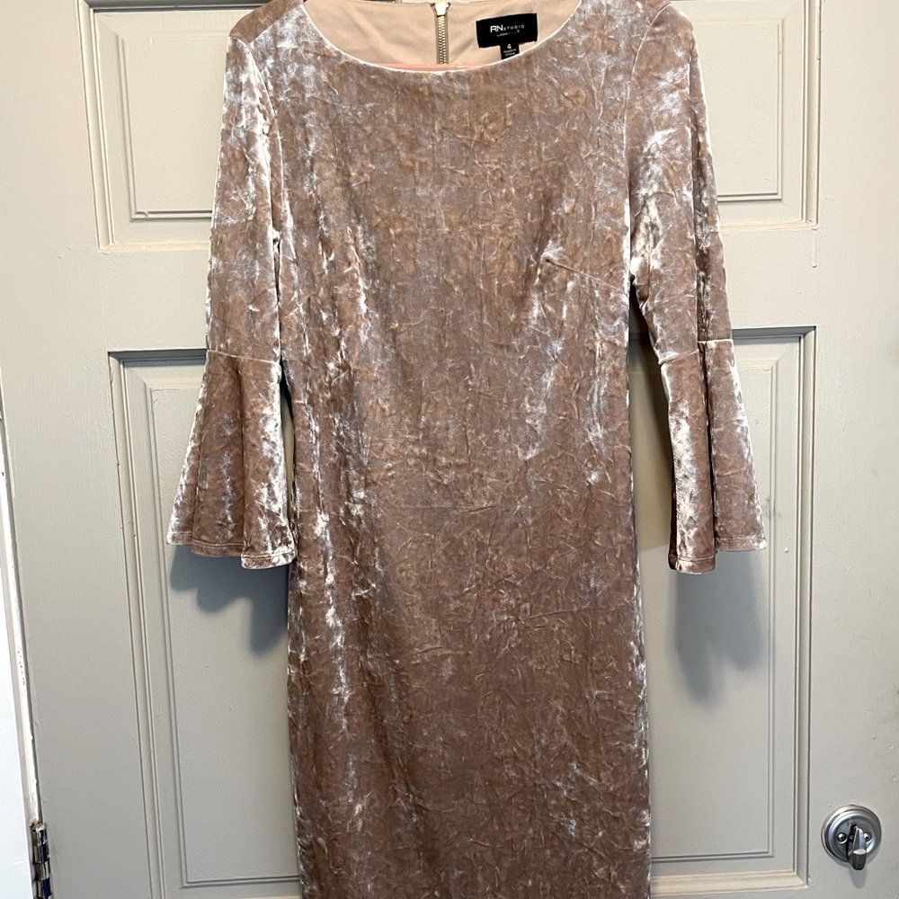 Crushed velvet body-con midi dress